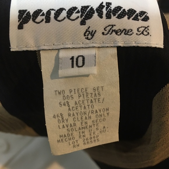 Perceptions- suit coat and skirt. W/ removable bib - Picture 2 of 13